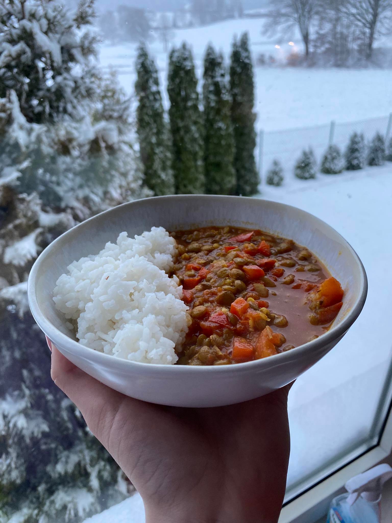 Wegańskie curry z soczewicy z ryżem