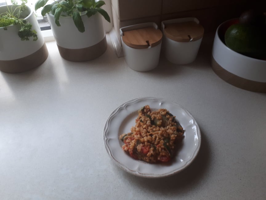 Kasza jaglana z porem, cukinią i mozarellą