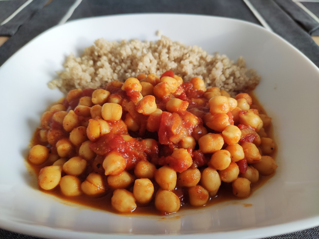 Curry z cieciorką i ryżem