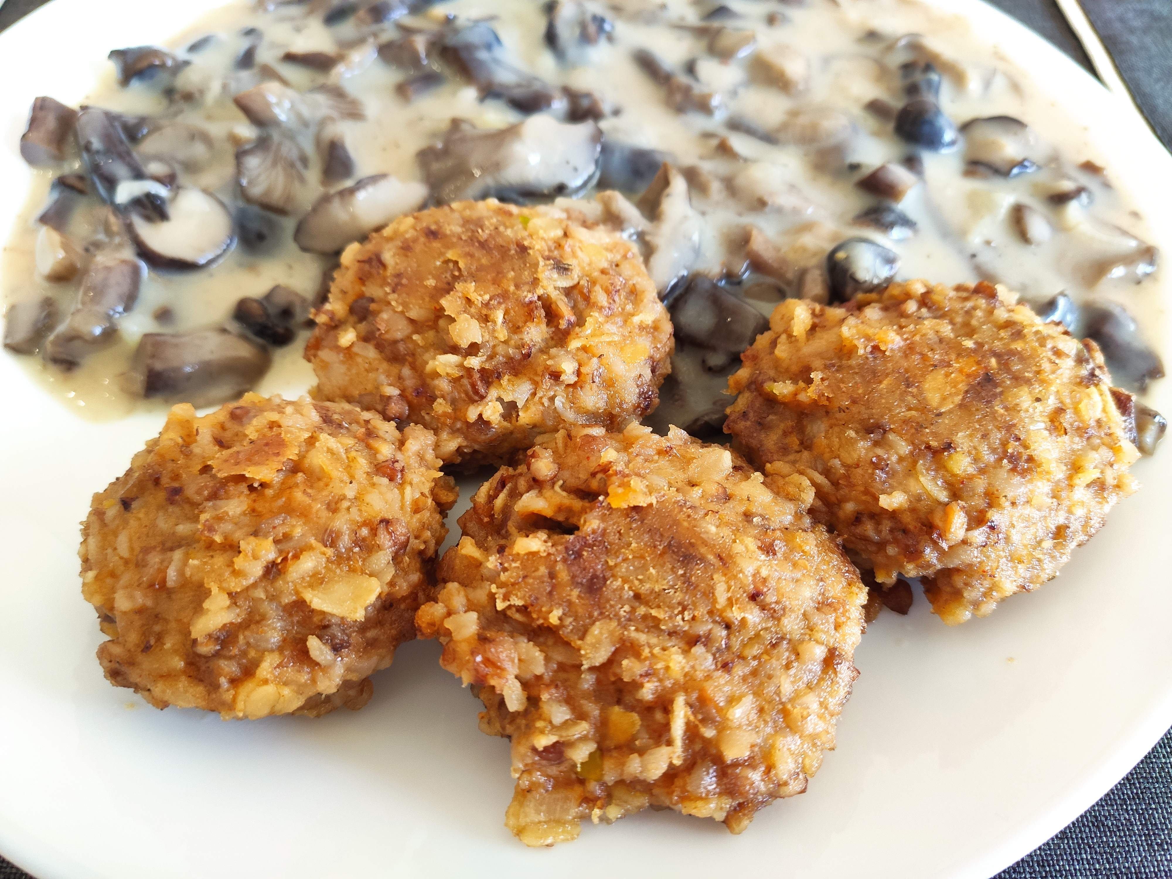 Pulpety gryczane z soczewicą