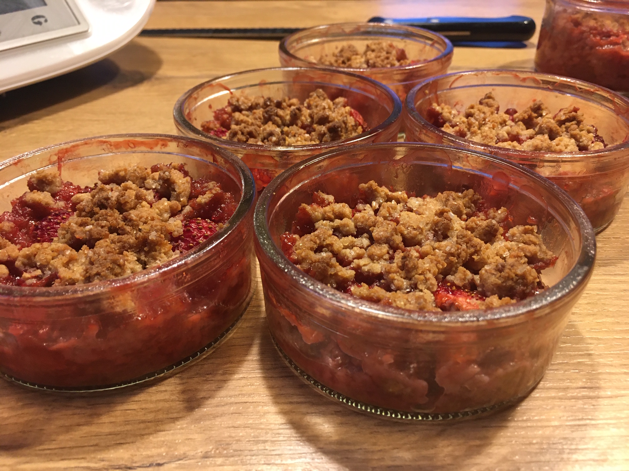 Truskawki pod kruszonką II (6 porcji/250 kcal)