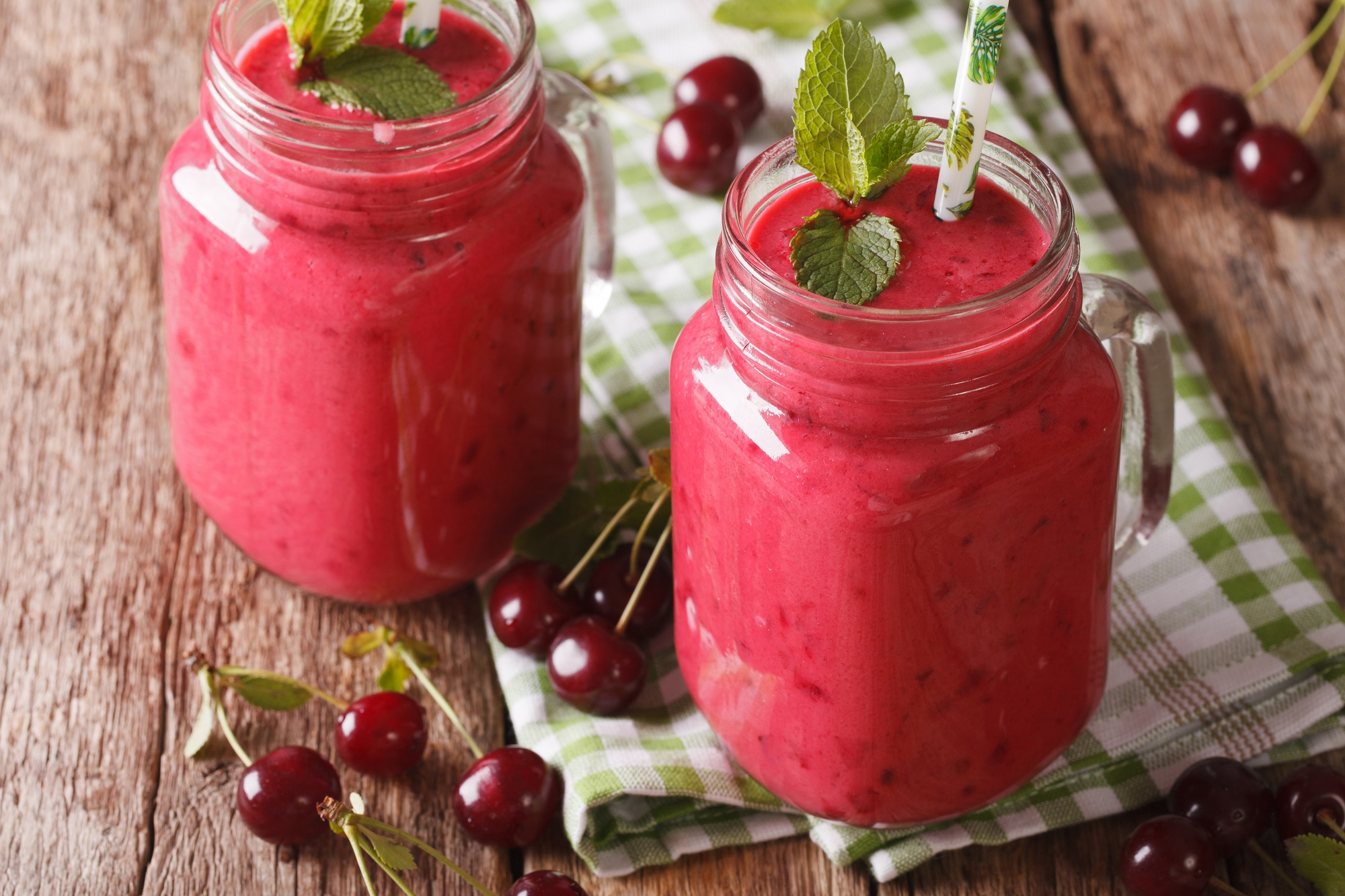 Kokosowo-czekoladowe smoothie gryczane z wiśniami z odżywką białkową