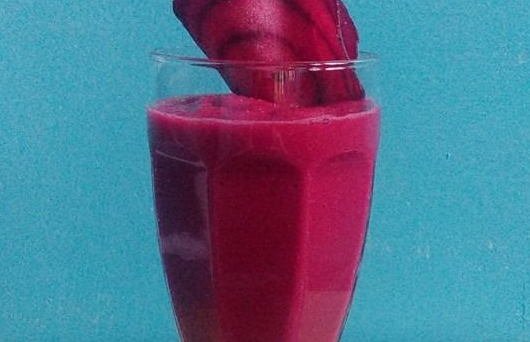 koktajl buraczano truskawkowo bananowy