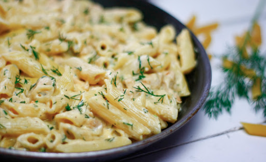 makaron w weganskim sosie smietanowym z tofu