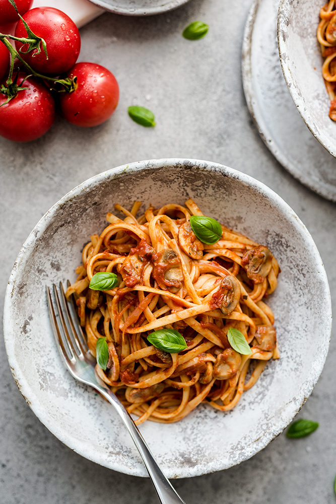 MAKARON Z PIECZARKAMI