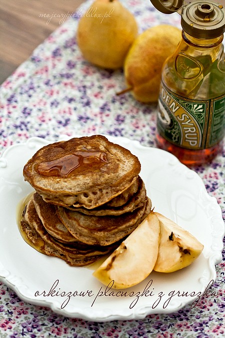 Pancakes orkiszowe z gruszką