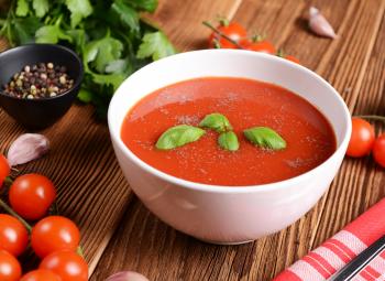 Dietetyczna zupa pomidorowa na rosole